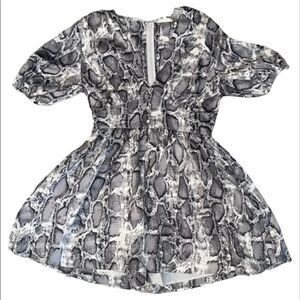 Main Strip Gray Snakeskin V-Neck Romper Size Small